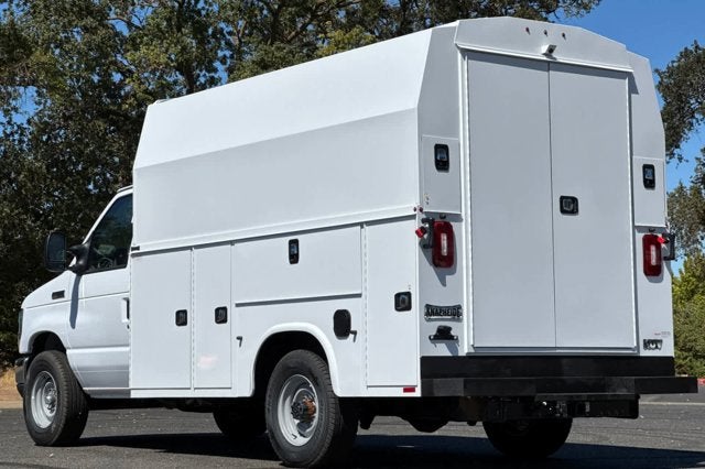 2026 Ford E-Series Cutaway E-350 SRW 138" WB