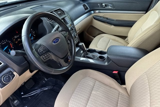 2017 Ford Explorer Base