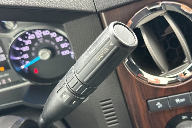 2016 Ford Super Duty F-350 SRW Lariat 4WD Crew Cab 156