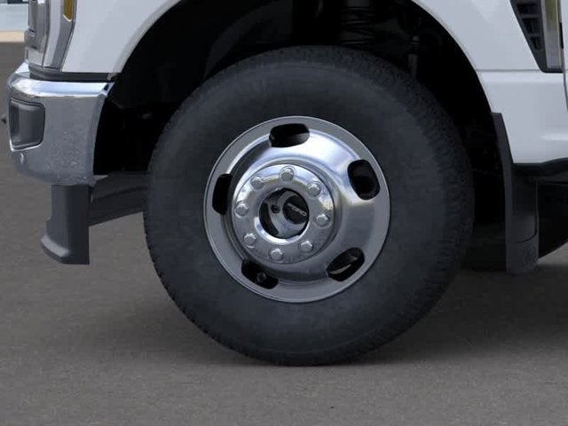 2026 Ford Super Duty F-350 DRW LARIAT 4WD Crew Cab 8 Box