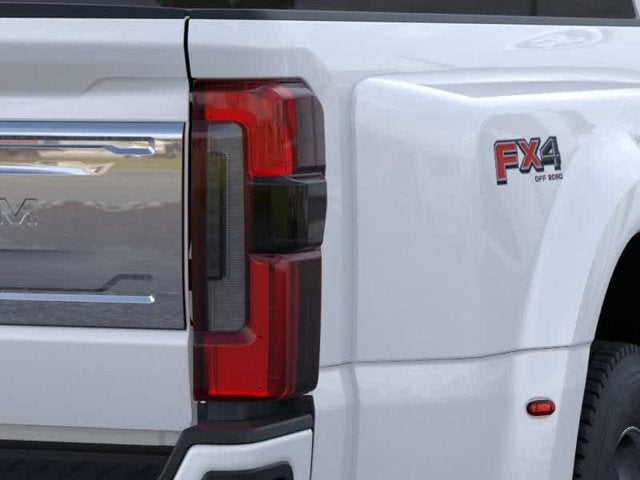 2026 Ford Super Duty F-450 DRW 4WD Crew Cab 8 Box