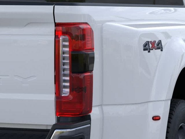 2026 Ford Super Duty F-450 DRW 4WD Crew Cab 8 Box