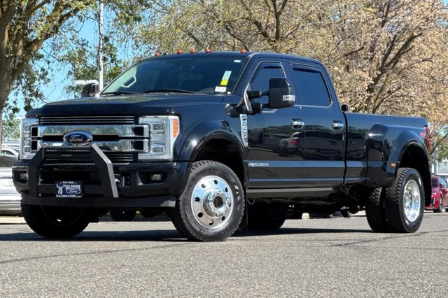 2018 Ford Super Duty F-450 DRW Limited 4WD Crew Cab 8 Box