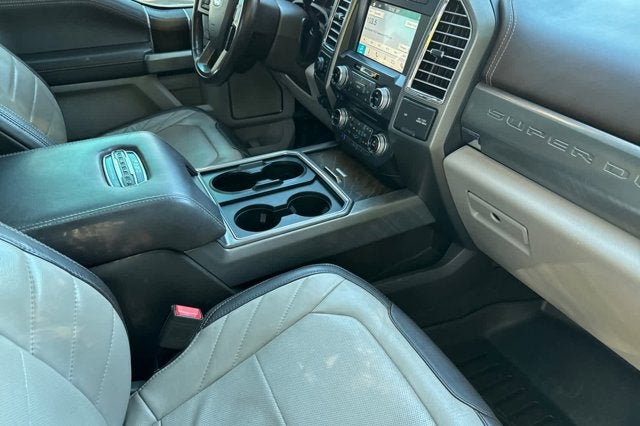 2018 Ford Super Duty F-450 DRW Limited 4WD Crew Cab 8 Box