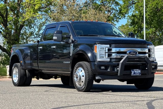 2018 Ford Super Duty F-450 DRW Limited 4WD Crew Cab 8 Box