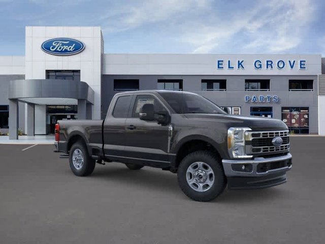 2026 Ford Super Duty F-350 SRW XLT