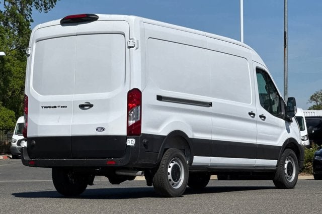 2026 Ford Transit Cargo Van T-250 148" Med Rf 9150 GVWR RWD