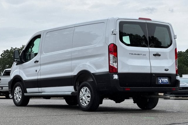 2025 Ford Transit Cargo Van T-250 130" Low Rf 9070 GVWR RWD