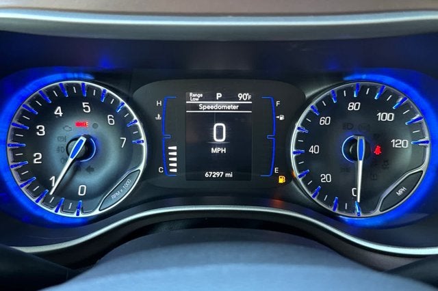 2023 Chrysler Voyager LX
