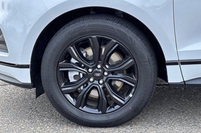 2023 Ford Edge SE
