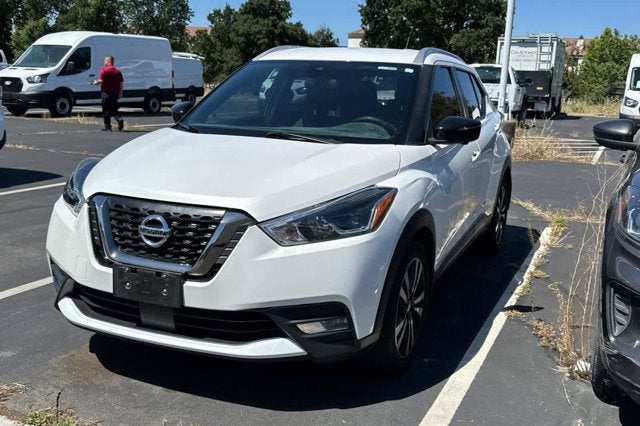 2020 Nissan Kicks SR
