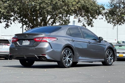 2020 Toyota Camry SE