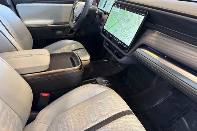 2024 Rivian R1S Adventure