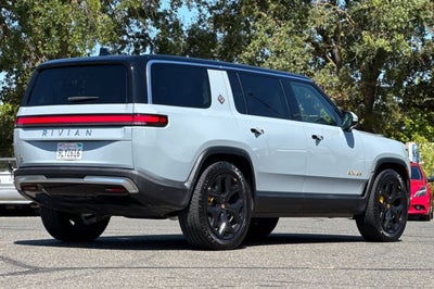 2024 Rivian R1S Adventure