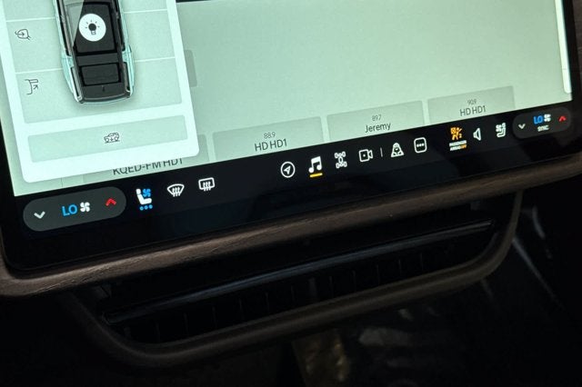 2024 Rivian R1S Adventure