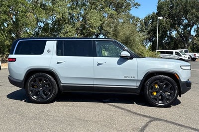 2024 Rivian R1S Adventure