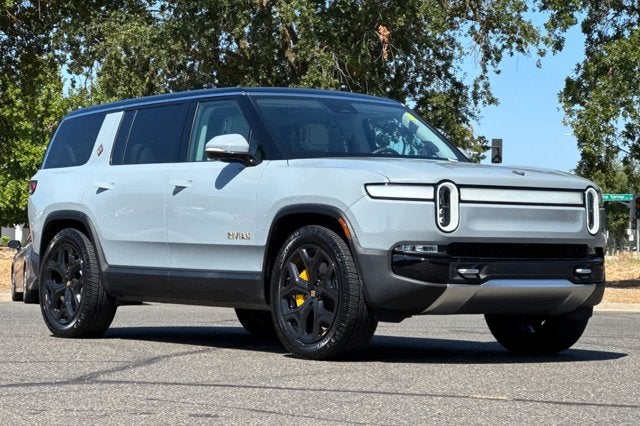 2024 Rivian R1S Adventure