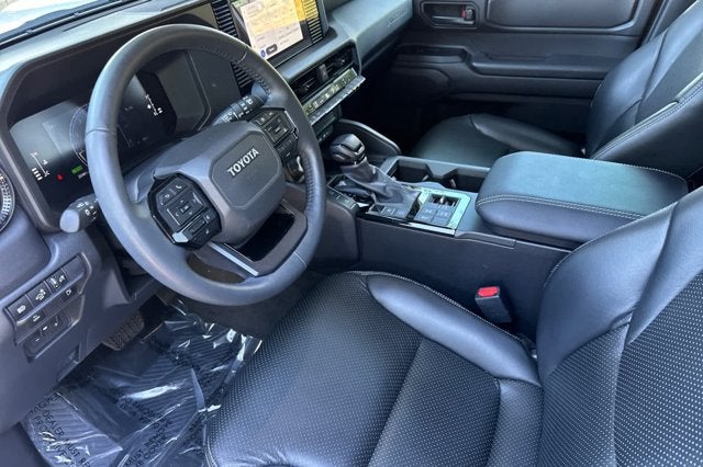 2025 Toyota Land Cruiser 4WD (Natl)