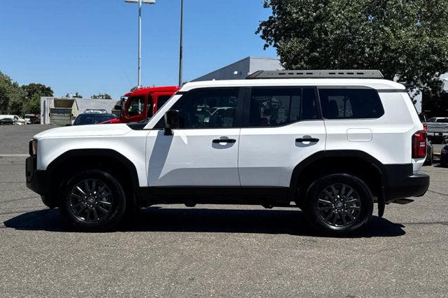 2025 Toyota Land Cruiser 4WD (Natl)