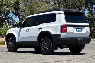 2025 Toyota Land Cruiser 4WD (Natl)