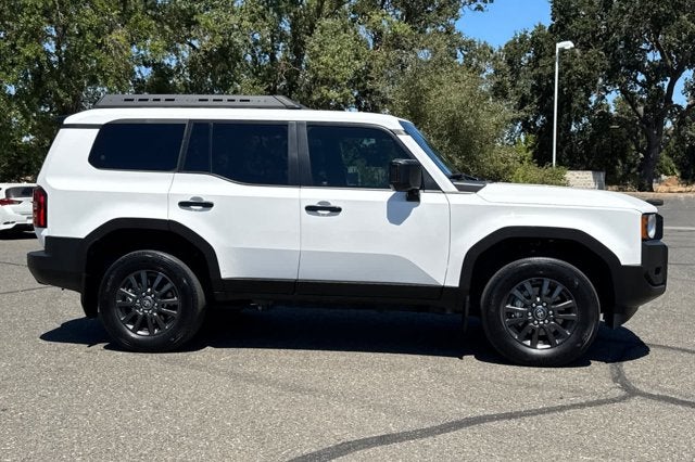 2025 Toyota Land Cruiser 4WD (Natl)
