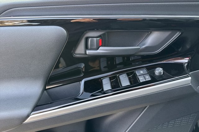 2025 Toyota bZ4X XLE