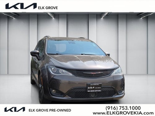 2020 Chrysler Pacifica Red S