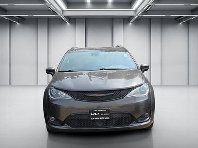 2020 Chrysler Pacifica Red S