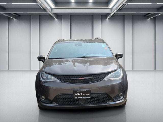2020 Chrysler Pacifica Red S