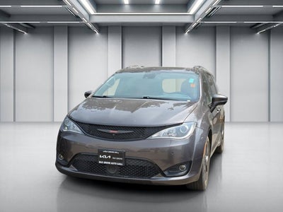 2020 Chrysler Pacifica Red S
