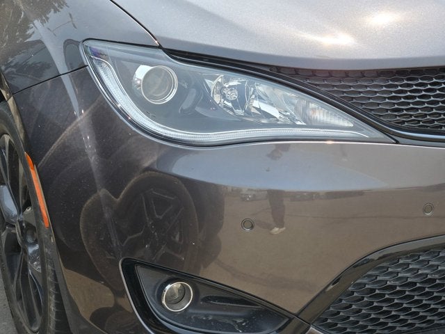 2020 Chrysler Pacifica Red S