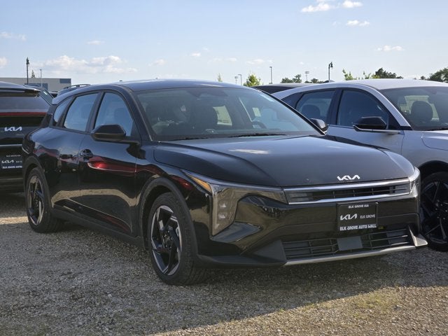 2026 Kia K4 EX AT Hatchback's photo