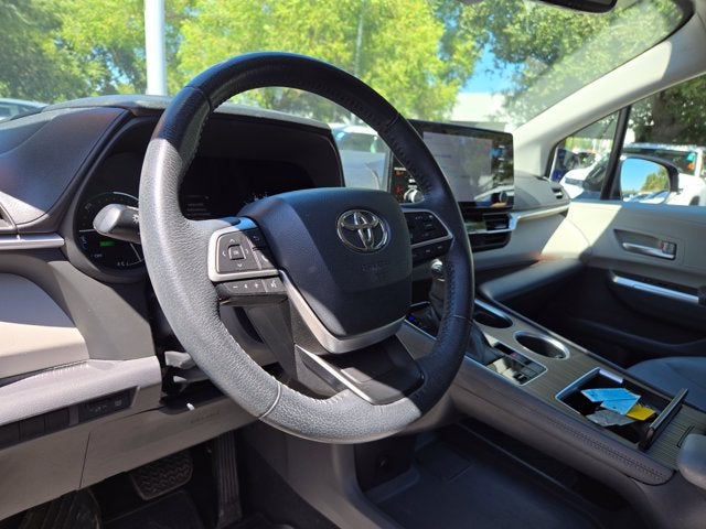 2022 Toyota Sienna XLE
