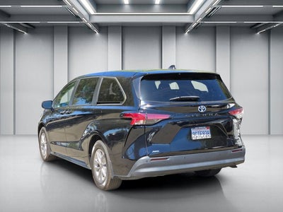2022 Toyota Sienna XLE