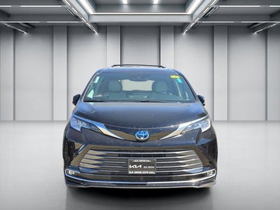 2025 Toyota Sienna Limited