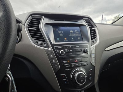 2017 Hyundai Santa Fe SE