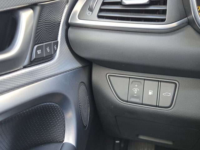 2022 Genesis G70 2.0T