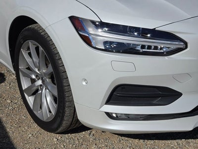 2017 Volvo S90 Momentum