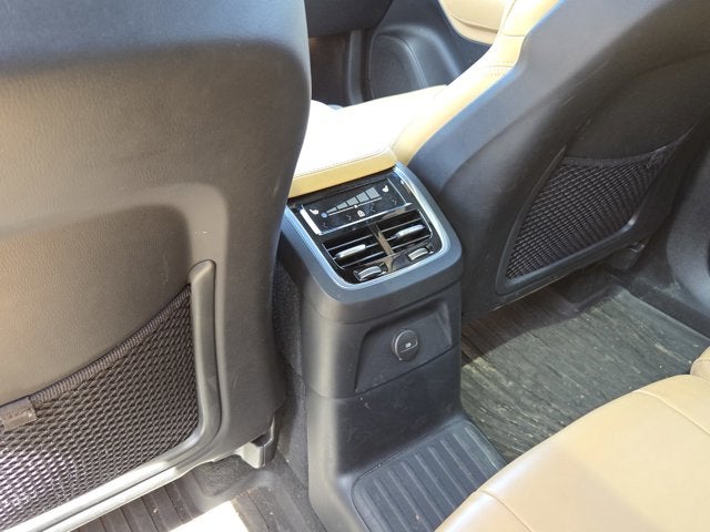 2023 Volvo XC90 Recharge Plug-In Hybrid Ultimate Bright Theme