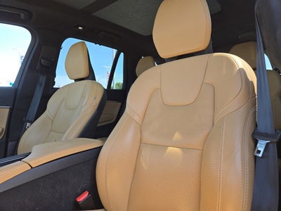 2023 Volvo XC90 Recharge Plug-In Hybrid Ultimate Bright Theme