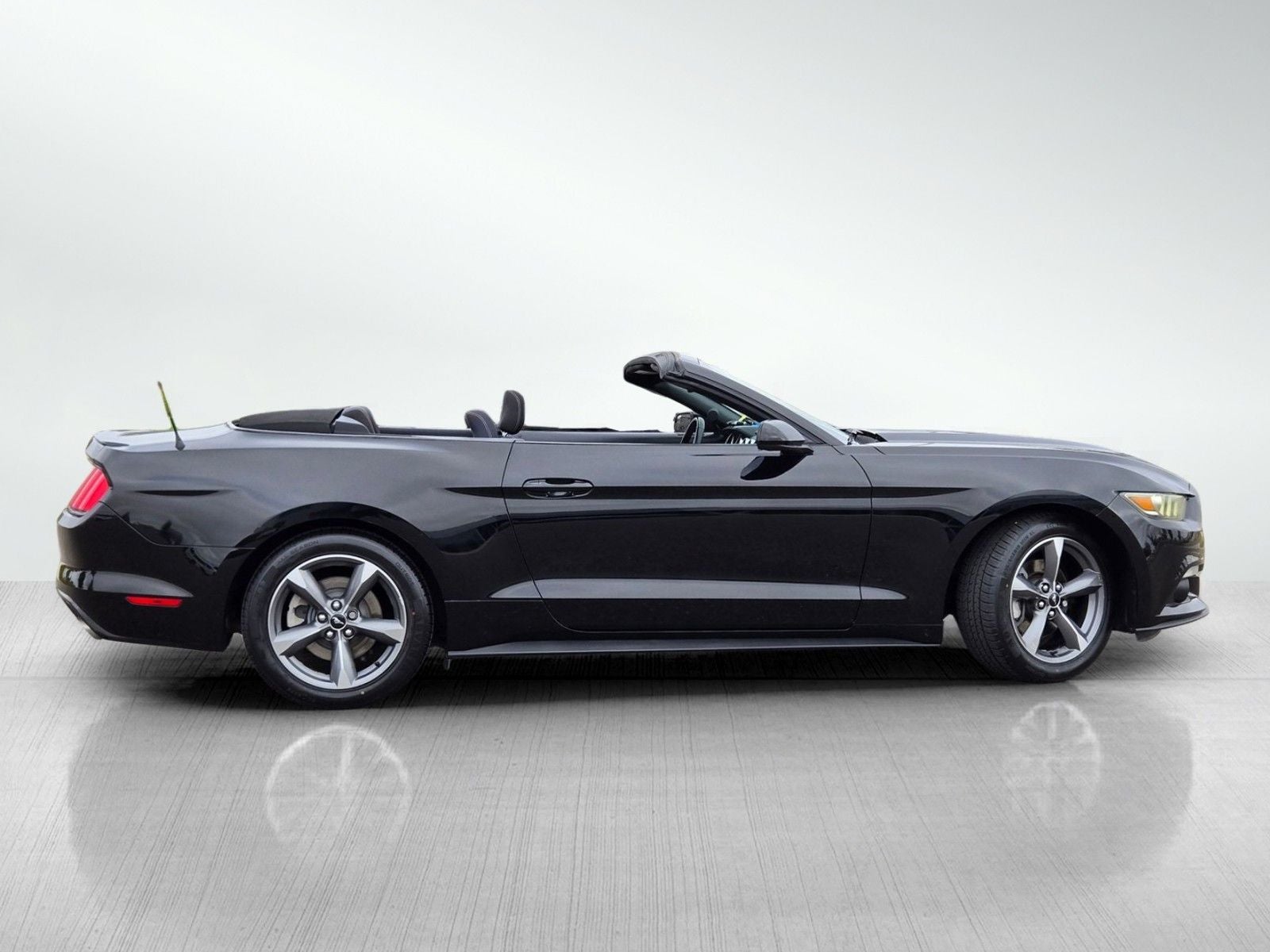 2015 Ford Mustang V6