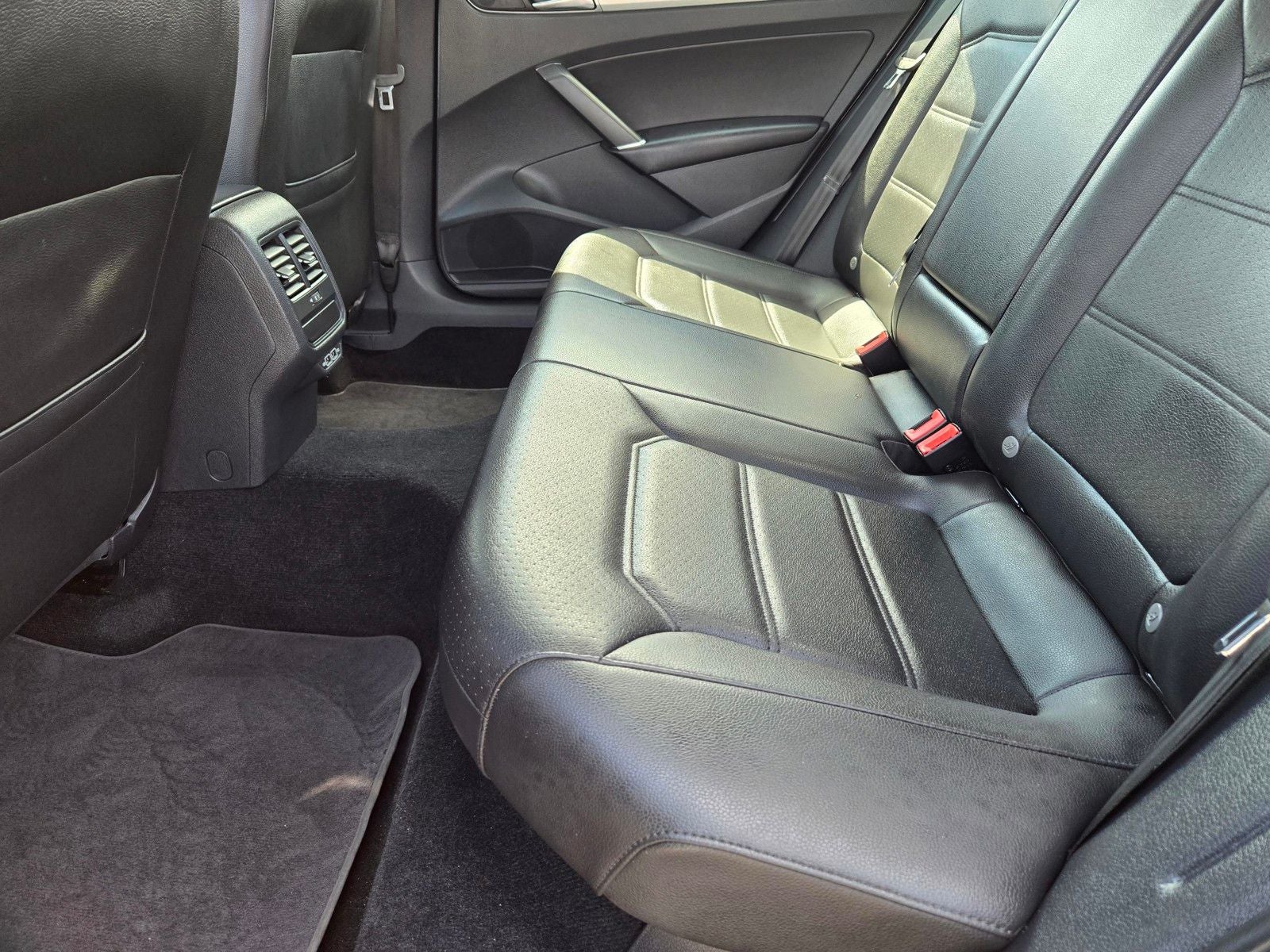 2019 Volkswagen Passat 2.0T Wolfsburg