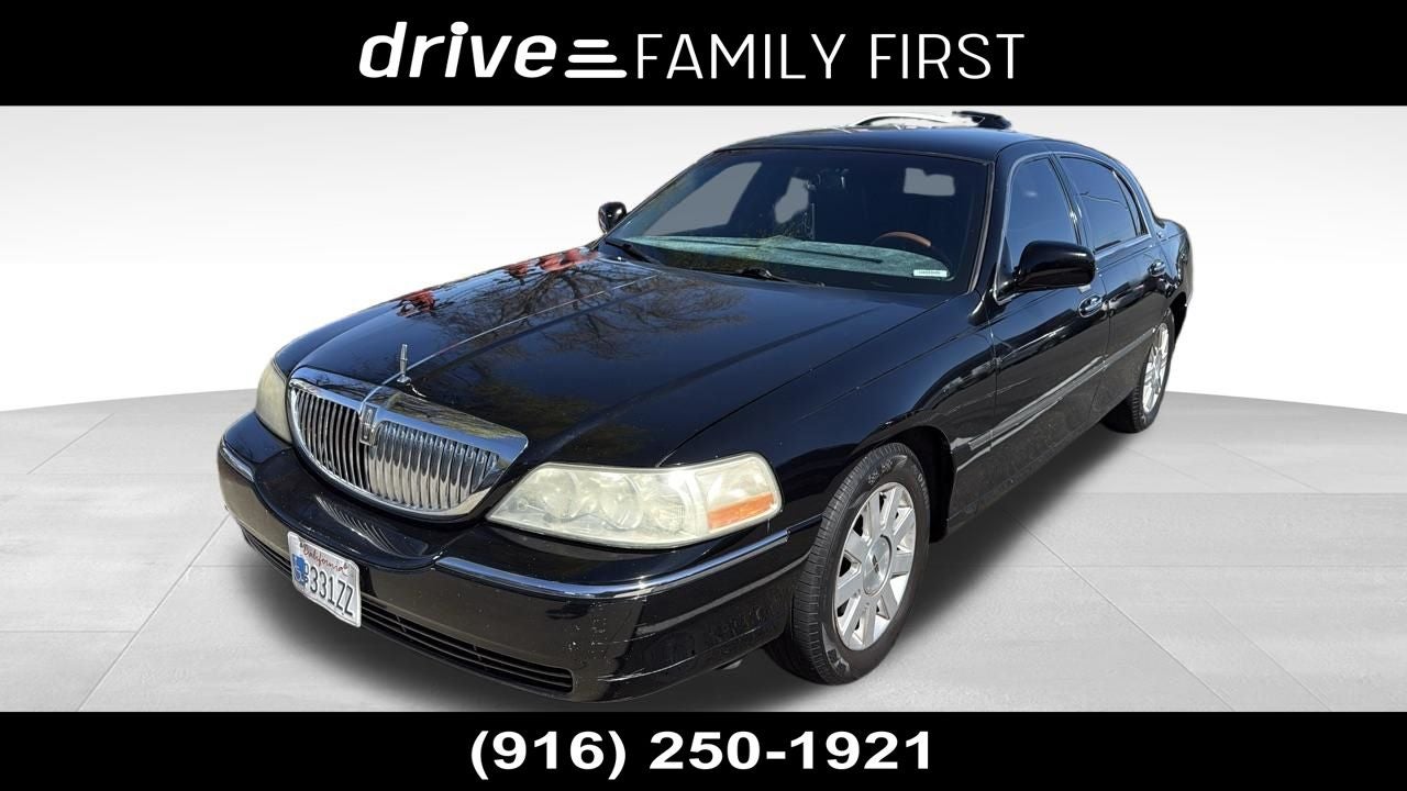 2011 Lincoln Town Car Signature Limited
