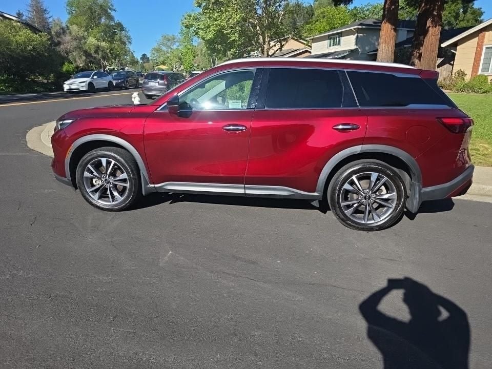 2023 INFINITI QX60 LUXE