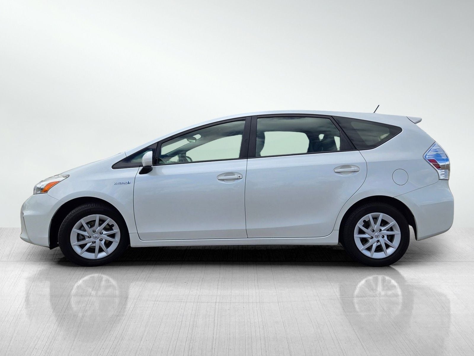 2014 Toyota Prius v Two