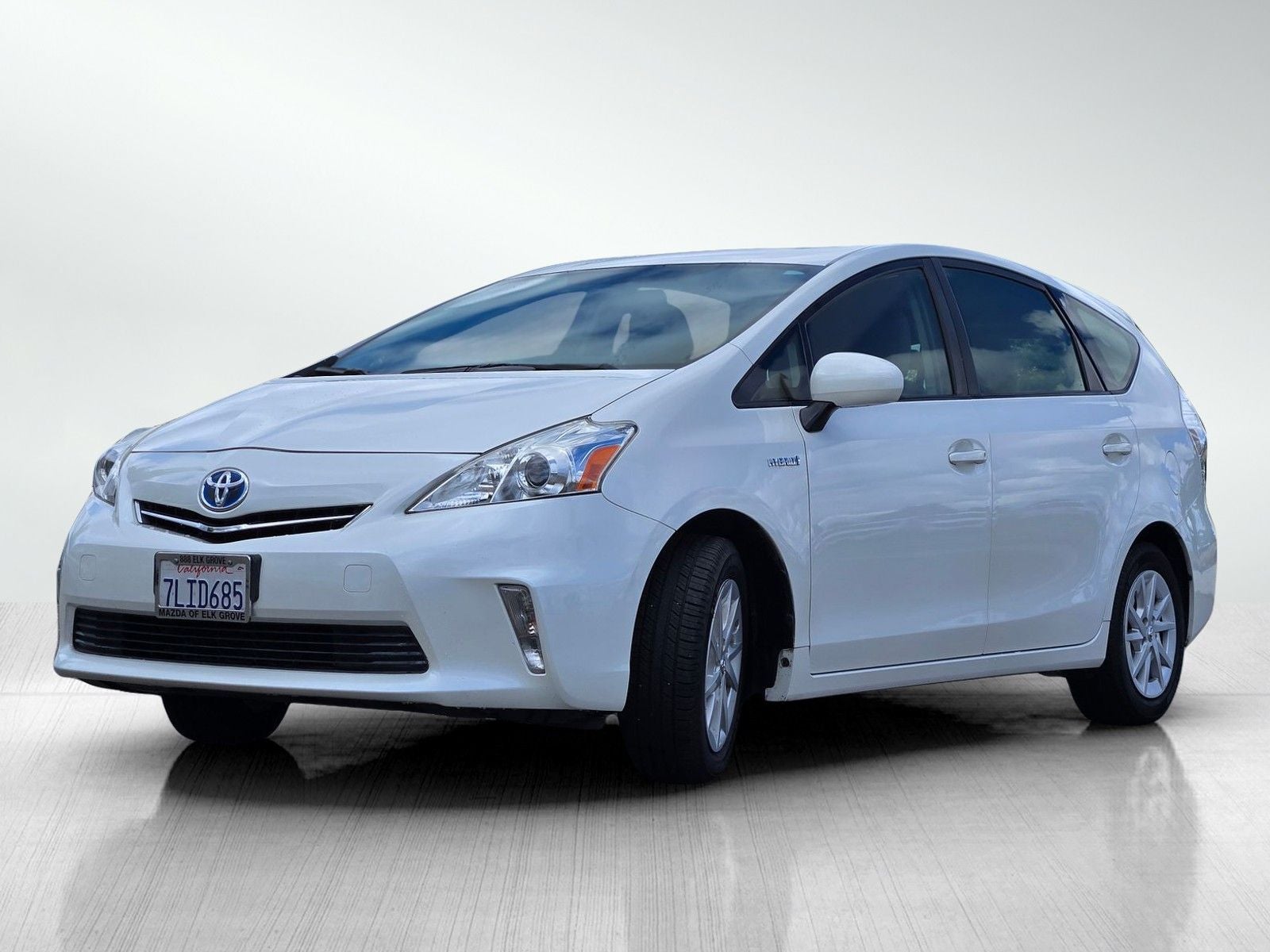 2014 Toyota Prius v Two