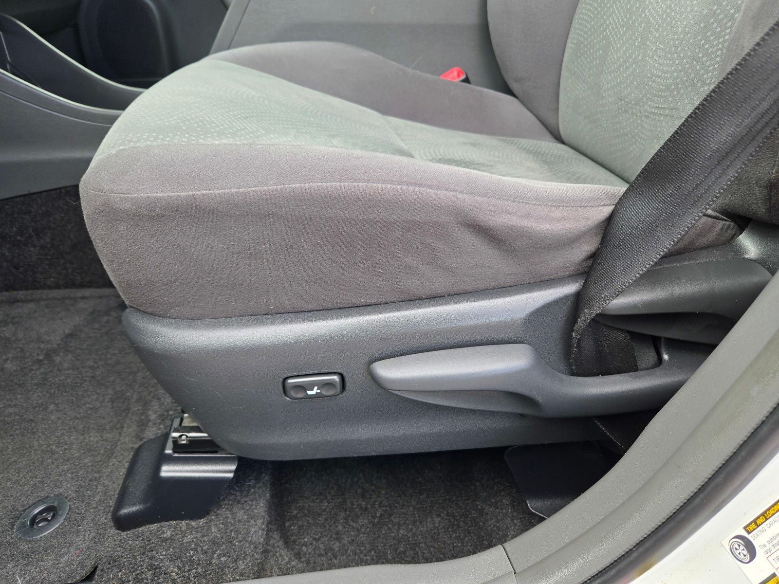 2014 Toyota Prius v Two