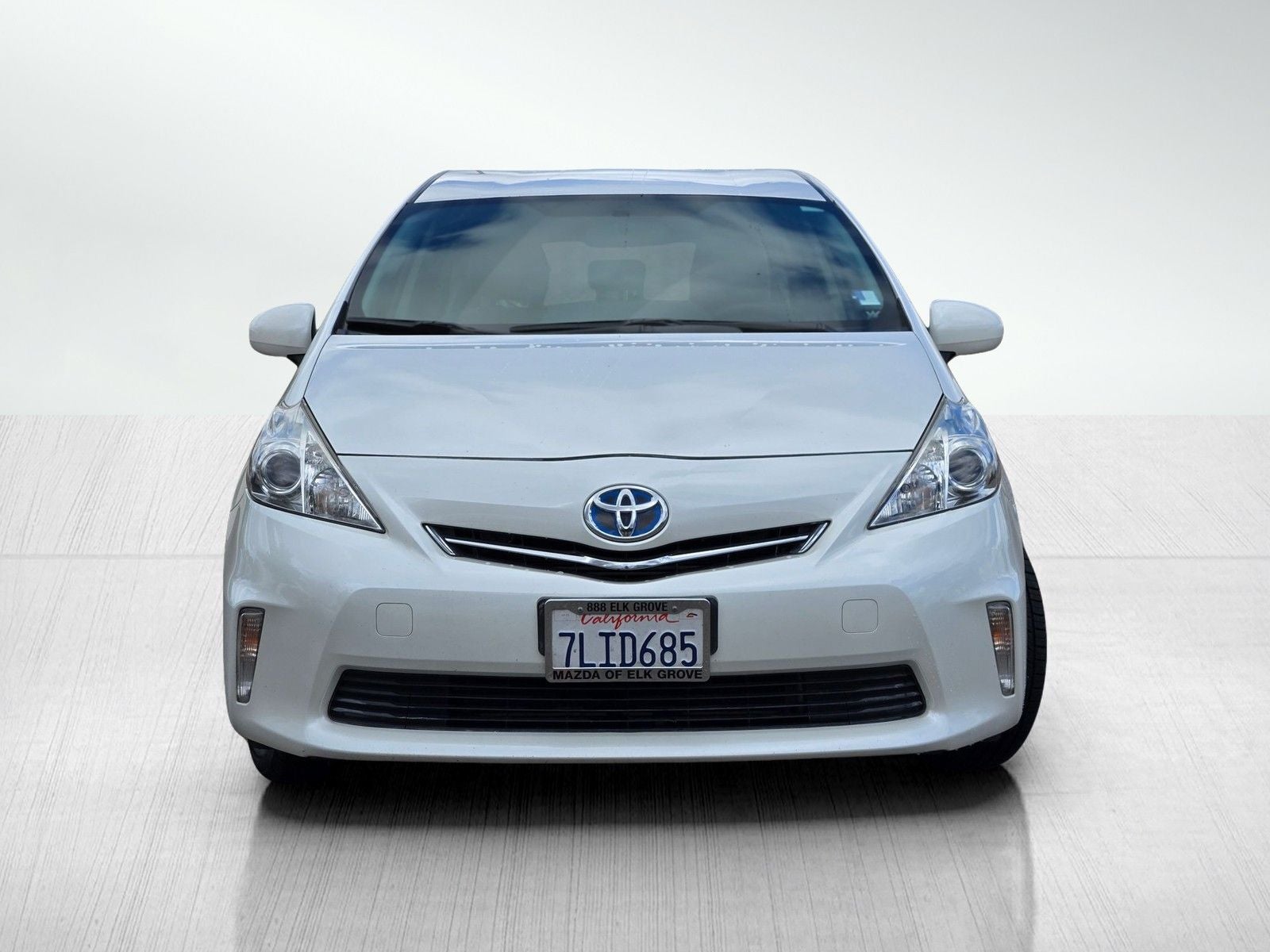 2014 Toyota Prius v Two