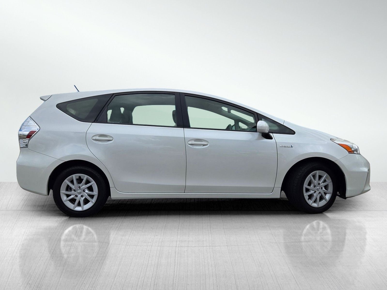 2014 Toyota Prius v Two