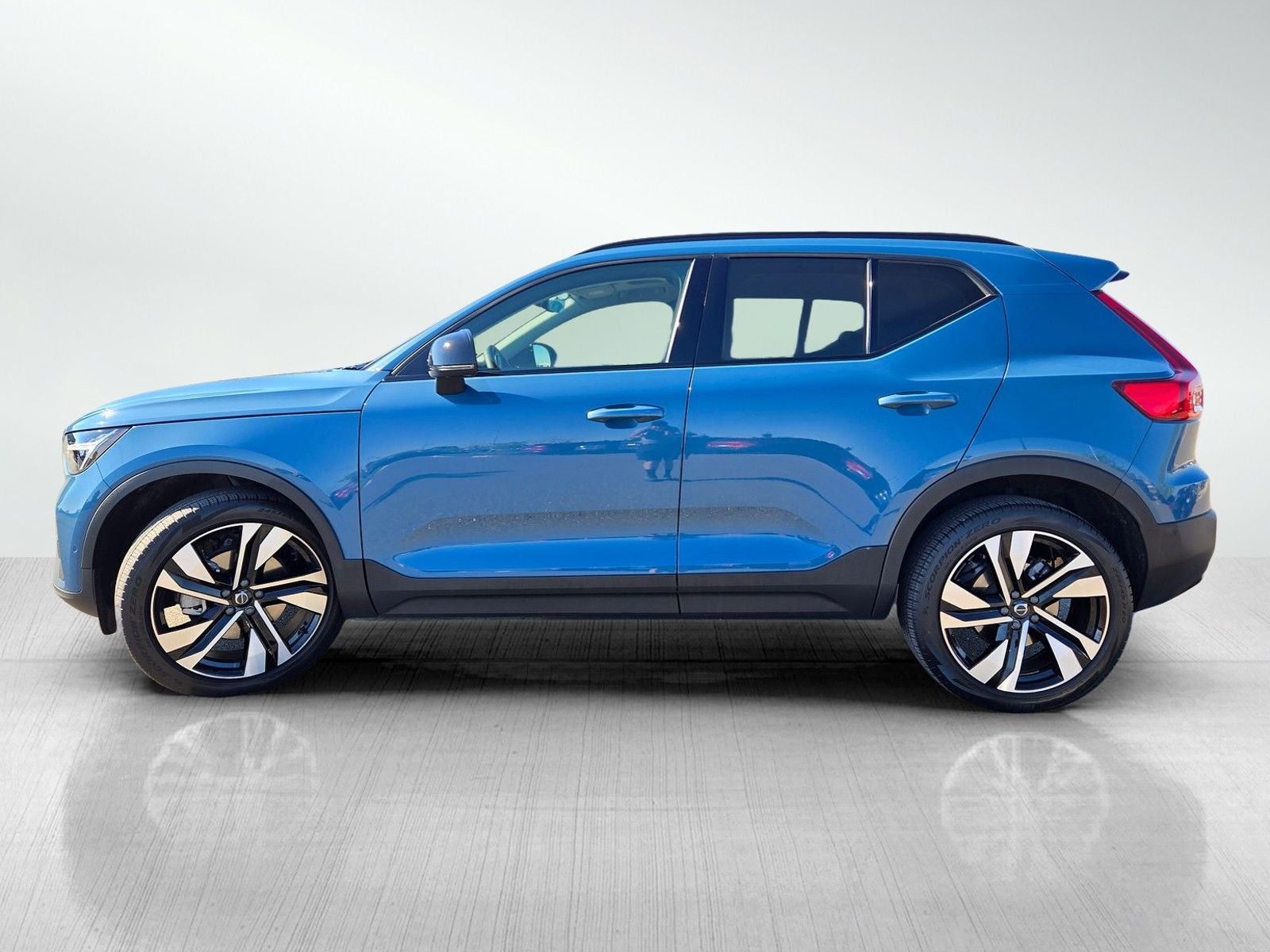 2023 Volvo XC40 Ultimate